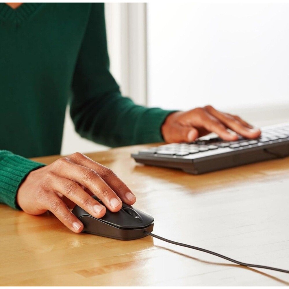 Amazon Basics 3-Button Wired USB Computer Mouse, Black - Picture 7 of 8